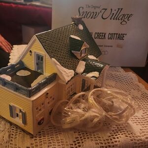 Snow Village North Creek Cottage with Lights